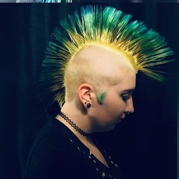 Meet your Posher, Gillian - Picture 1 of 1